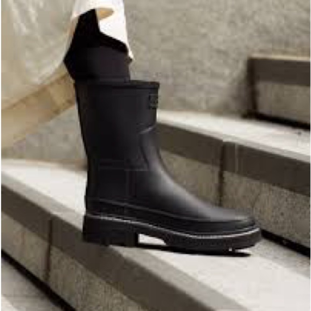 Hunter Women’s Refined Stitch Detail Short Rain Boots - Picture 4 of 10